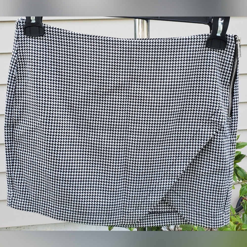 GUESS skirt